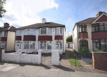 Semi-detached house To Rent in Northolt