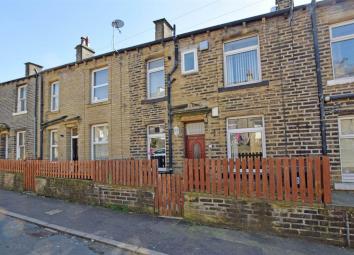 Terraced house To Rent in Sowerby Bridge