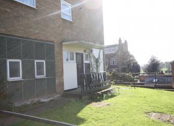 Flat To Rent in Warwick