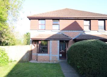 End terrace house To Rent in Reading