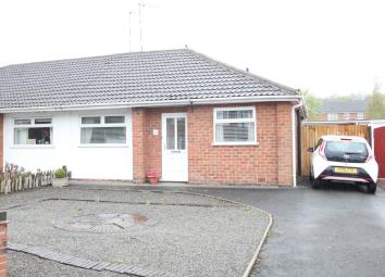 Semi-detached bungalow For Sale in Atherstone