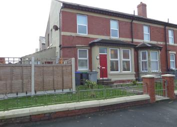 End terrace house To Rent in Blackpool