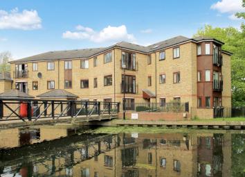 Flat To Rent in Morden