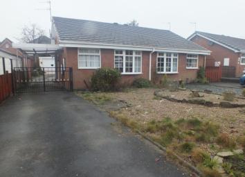 Semi-detached bungalow To Rent in Stoke-on-Trent