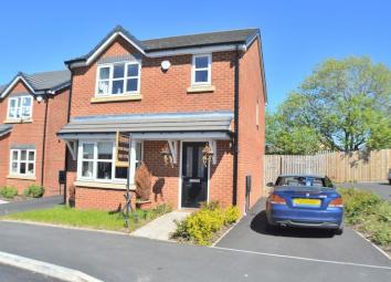 Detached house For Sale in Hyde