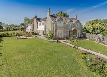 Link-detached house For Sale in Chippenham
