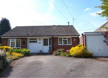 Detached bungalow For Sale in Ashbourne