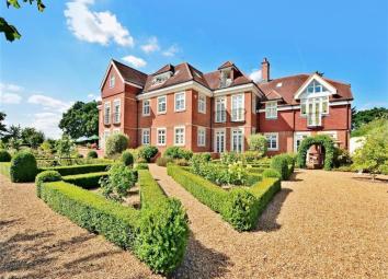 Flat For Sale in Reigate