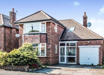 Detached house To Rent in Sale