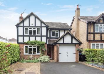 Detached house For Sale in Woking