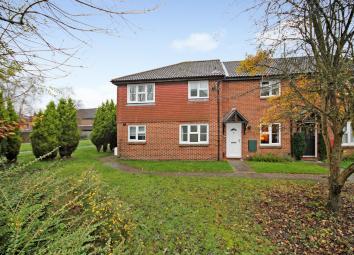 End terrace house To Rent in Dorking