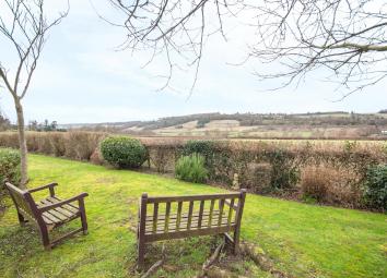 Flat For Sale in Dorking