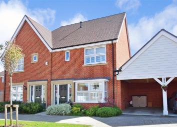 Semi-detached house For Sale in West Malling