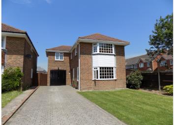 Detached house For Sale in Littlehampton