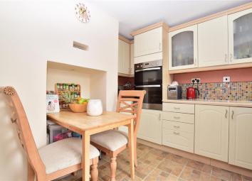 Maisonette For Sale in Dorking