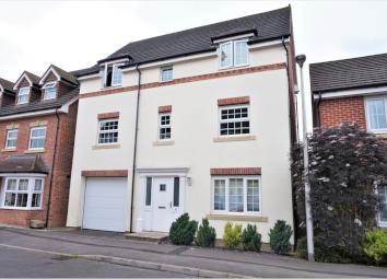Detached house For Sale in Thatcham