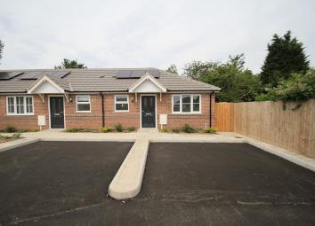 Semi-detached bungalow To Rent in Leicester