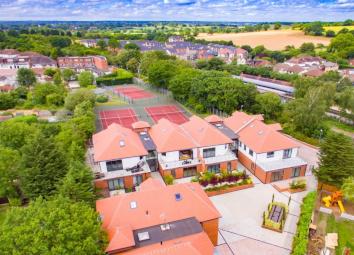 Flat For Sale in Chigwell