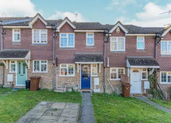 Terraced house To Rent in Chatham
