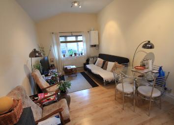Flat To Rent in South Croydon