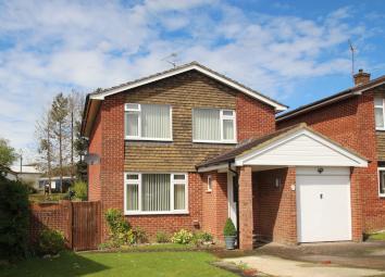 Detached house For Sale in Basingstoke