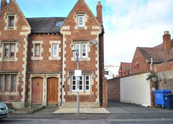 Semi-detached house To Rent in Tewkesbury