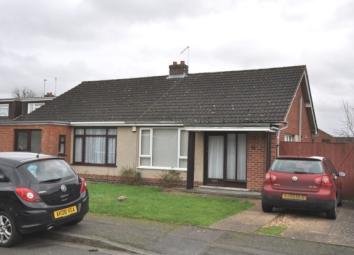 Semi-detached bungalow To Rent in Northampton