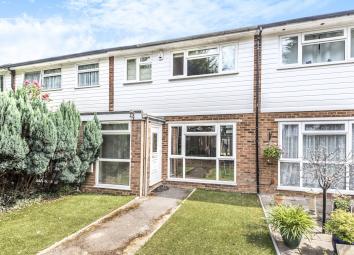 Terraced house For Sale in Addlestone