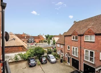Flat To Rent in Chichester