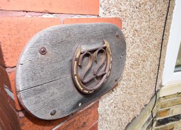 Semi-detached bungalow To Rent in Huddersfield