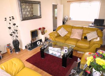 Terraced house For Sale in Slough