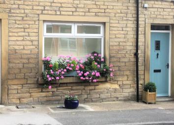 Cottage For Sale in Holmfirth