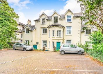 Flat To Rent in Redhill