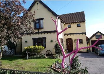 Detached house For Sale in Clacton-on-Sea