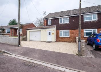 Semi-detached house To Rent in Lydney
