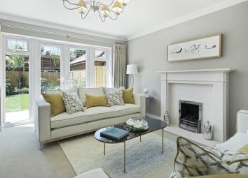Semi-detached house For Sale in Farnham