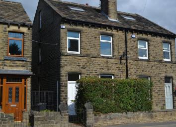 Semi-detached house To Rent in Holmfirth
