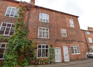 Cottage For Sale in Southwell