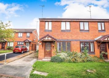 Semi-detached house To Rent in Chester