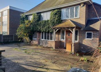 Detached house To Rent in Worthing