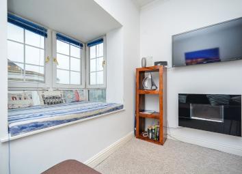 Flat To Rent in Brighton