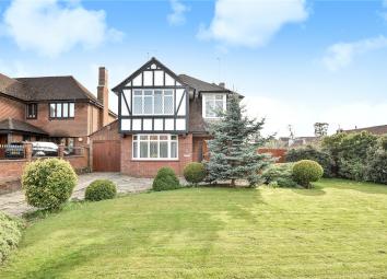 Detached house For Sale in Uxbridge