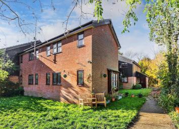 Flat To Rent in Cranleigh