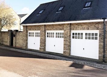 Detached bungalow To Rent in Waltham Cross