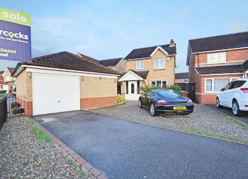 Detached house For Sale in Hull