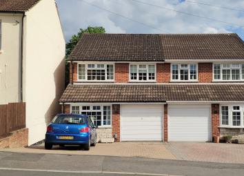 Semi-detached house For Sale in Aldershot