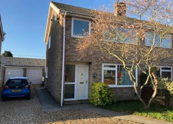 Semi-detached house To Rent in Calne