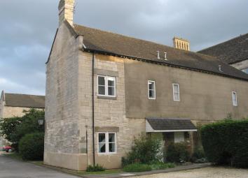 End terrace house To Rent in Stroud