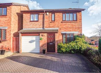 Detached house For Sale in Redditch