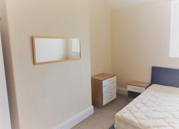 Studio To Rent in Rhyl